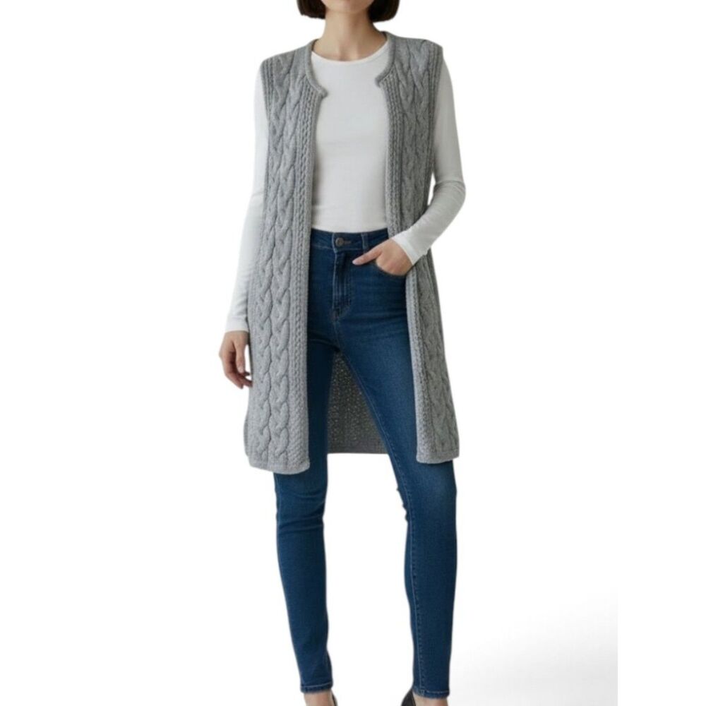 Kate & Mallory Gray Cable Knit Sleeveless Cardigan Sweater Vest Side Slit Medium